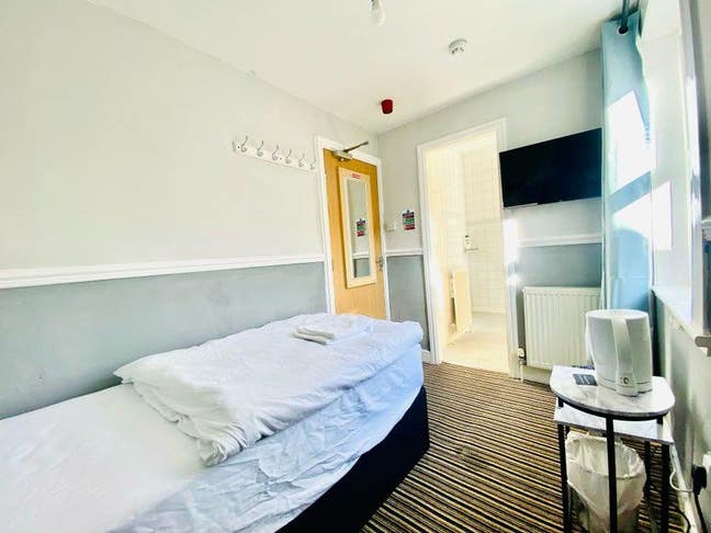 Ensuite  Single Room Ensuite - Blackpool North Main Photo