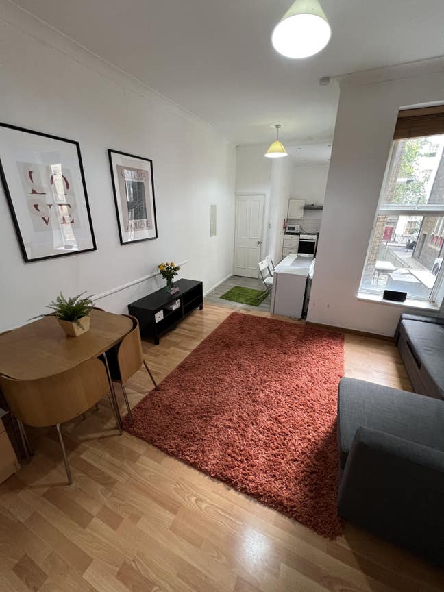 Incredible offer-NOW-1 month or 13-NO bill-Holborn Main Photo