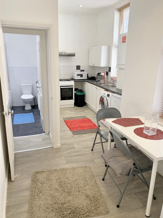 Incredible offer-NOW-1 month or 13-NO bill-Holborn Main Photo