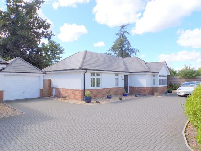 3 Bed Modern detached bungalow Main Photo