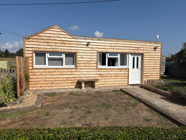 Fully furnished 1 bed luxury annexe Main Photo