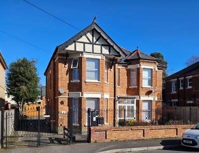 Ground Floor Flat - Charminster (price per room) Main Photo