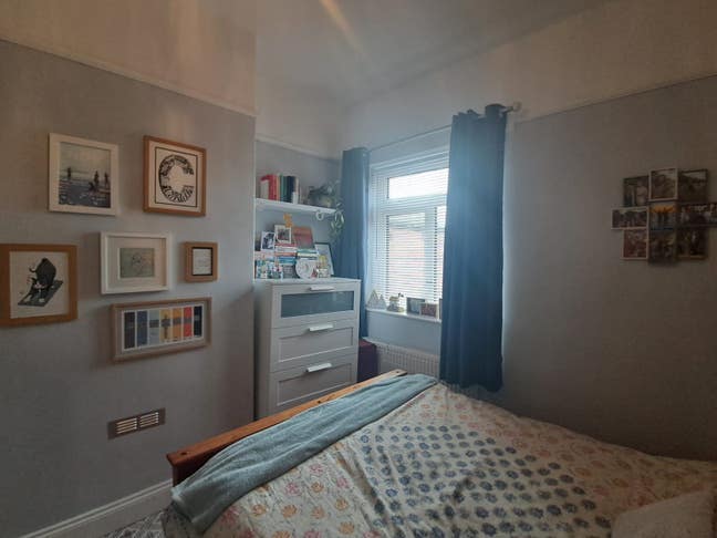 Double room available in homely house share Main Photo