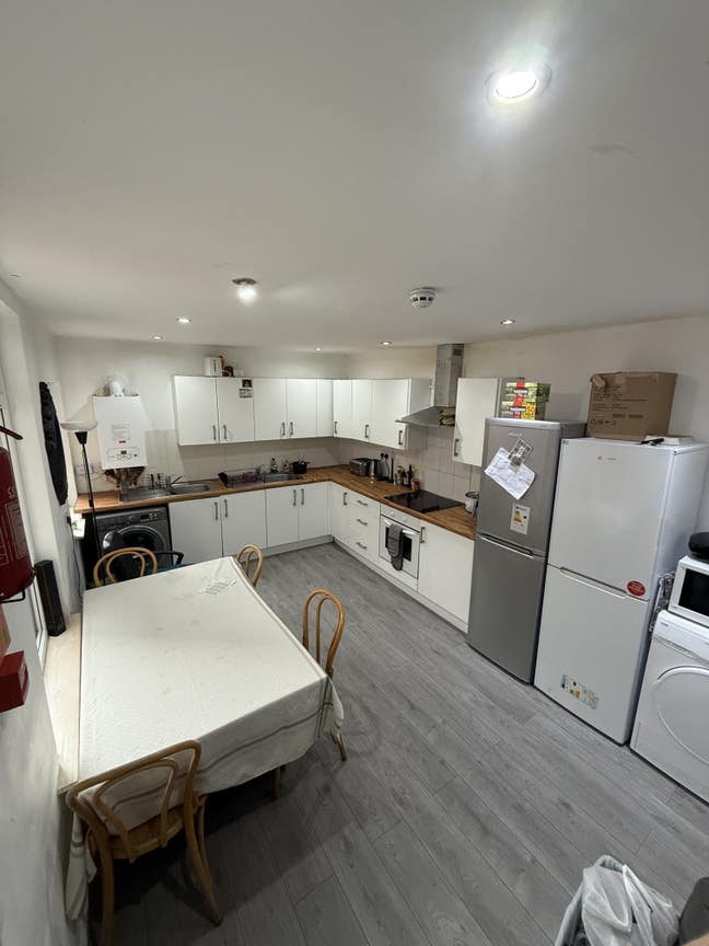2 Double Rooms Available in Central Fallowfield  Main Photo