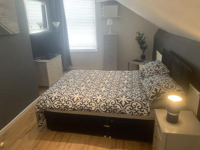 Prime location,Regent Square DN1 city centre  Main Photo