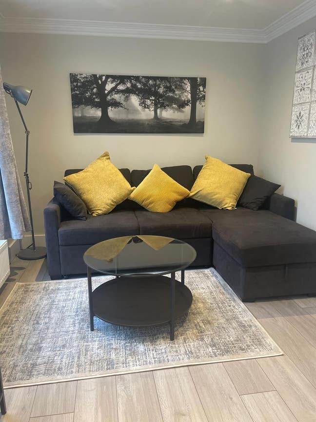 Bright & Spacious Furnished One Bedroom- &pound;2250/mth Main Photo