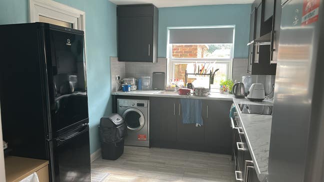 Single Room in Crawley Main Photo