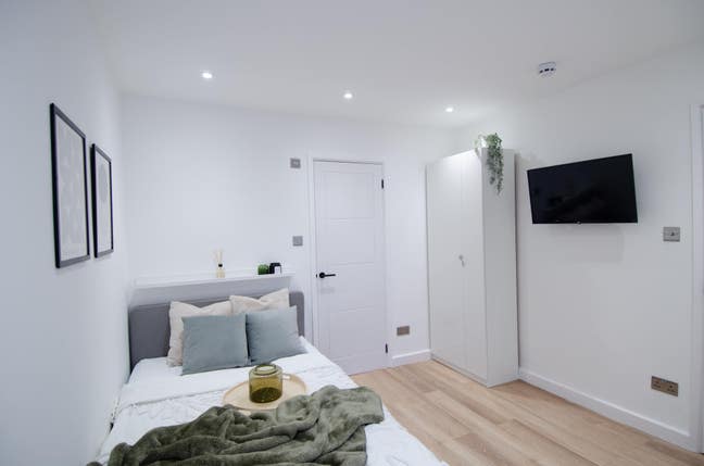 Lovely Ensuite Room PO2💥First 2 weeks free Main Photo