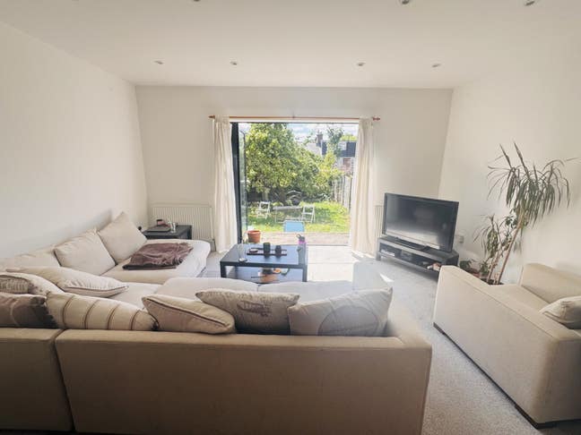 Stunning 3Bed 2Bath Beclands Rd Tooting Broadway  Main Photo
