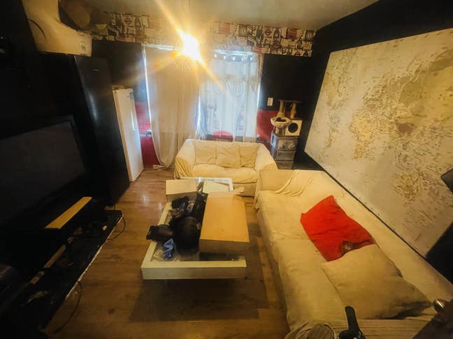 Large furnished double room  Main Photo