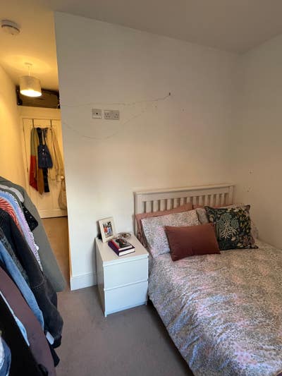 Cozy Double Room in Friendly House Share Main Photo