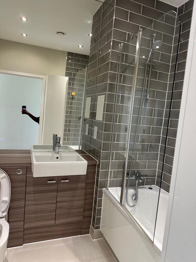 Furnished Double room,private bathroom E16 Main Photo