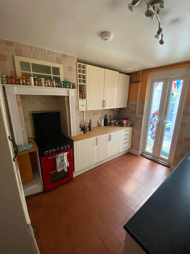 Room in house share to rent  Main Photo