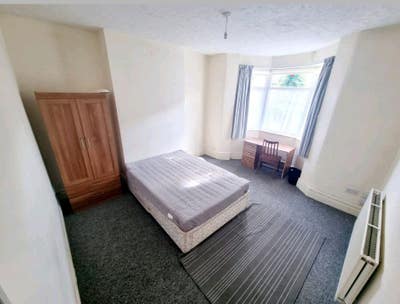 Large Double Room Available (All Bills Inc) Main Photo