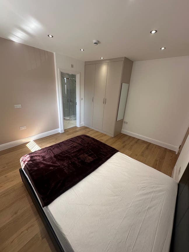 🔥Brand New Luxury En Suite Rooms SL1🔥 Main Photo
