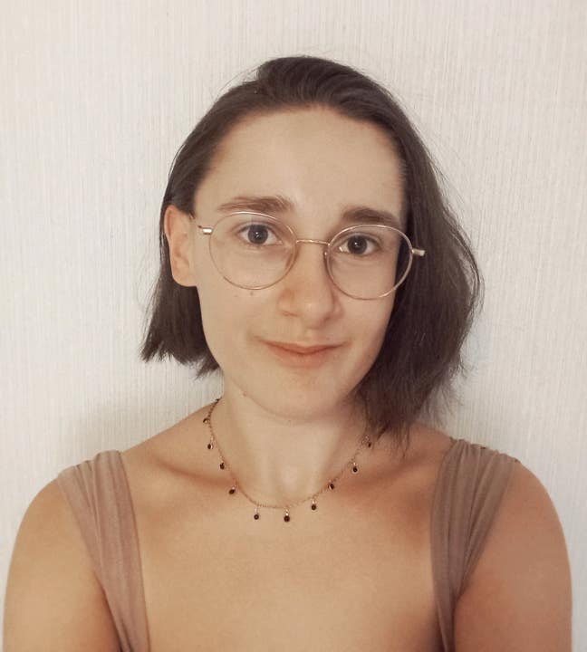 Hi :) My name is Judith and I'm a young Fren... Main Photo