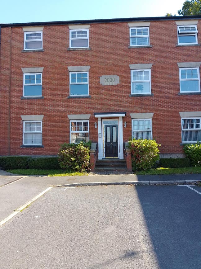 Double room to let  Main Photo