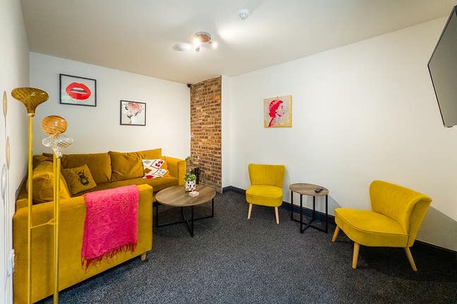 Newly Renovated House Share In The Centre of Stoke Main Photo