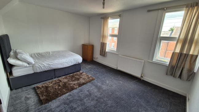 Luxury Double Room Near Reading Station Main Photo
