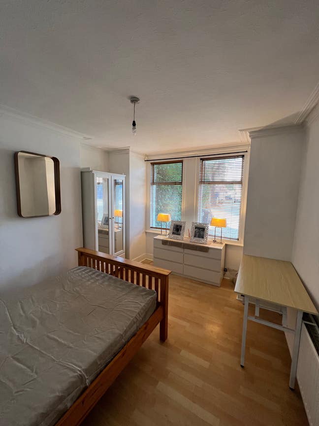 Lovely large Double room available in Ealing W13 Main Photo