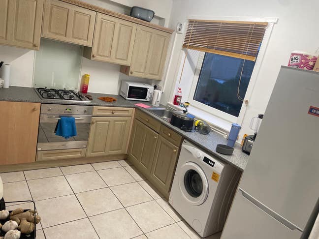 Double Bedroom near Cameron Toll Main Photo