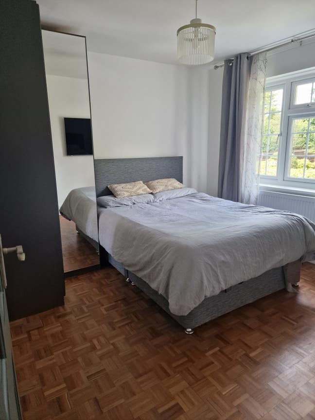Peaceful Double Room in Hatch End Main Photo