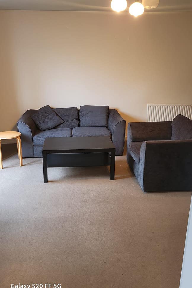 Fully furnished room available in eh11 Main Photo