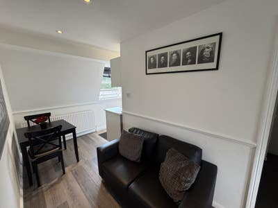 Amazing 2 Bedroom Apartment in Camden Main Photo