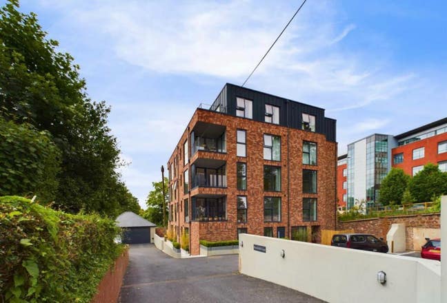 Ensuite available to rent at Barnfield Gate Exeter Main Photo