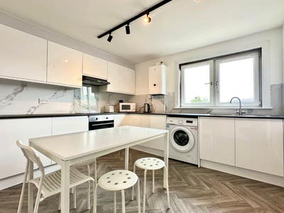 3 bedroom entire flat to let Main Photo