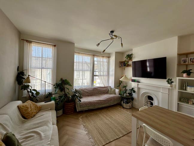 Lovely double room 2 mins from Kensal Green  Main Photo