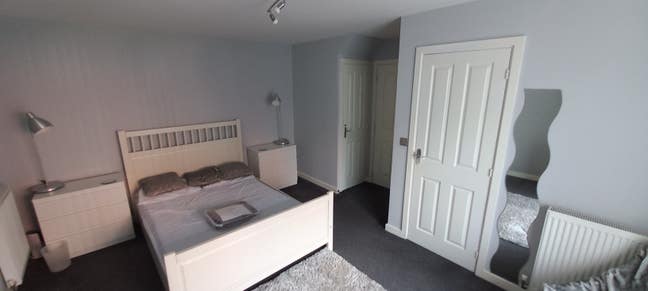 The Largest En-Suite Room Available in Sutton! Main Photo