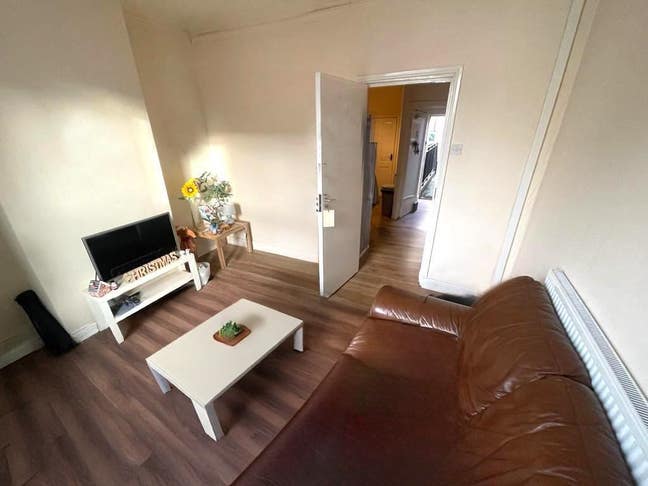 Excellent 3 Bed Flat close Nottingham City Centre Main Photo