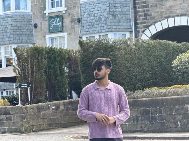 24 year old male looking for a double room.  Main Photo