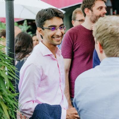 Hi there!   I'm looking for a flat/housesha... Main Photo