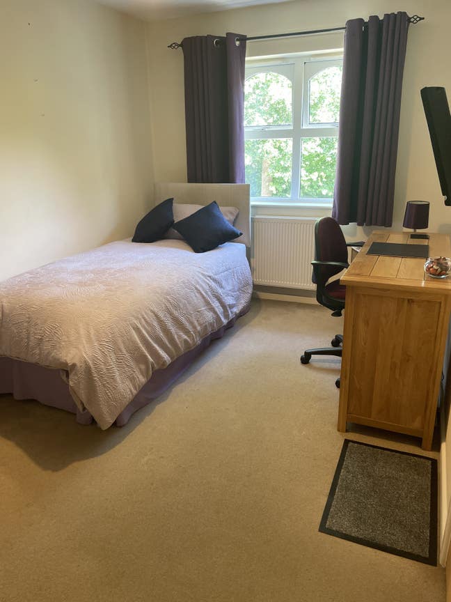 Monday-Friday Double Room  Main Photo