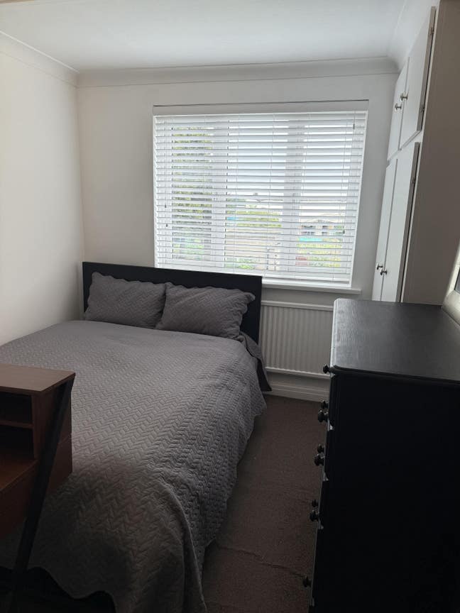 Furnished Room in friendly home - Mitcham CR4 Main Photo
