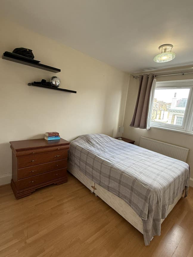 Spacious 2-Bed Flat in Pimlico - Room Available Main Photo