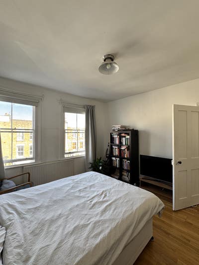 Spacious double room in Stokey!  Main Photo