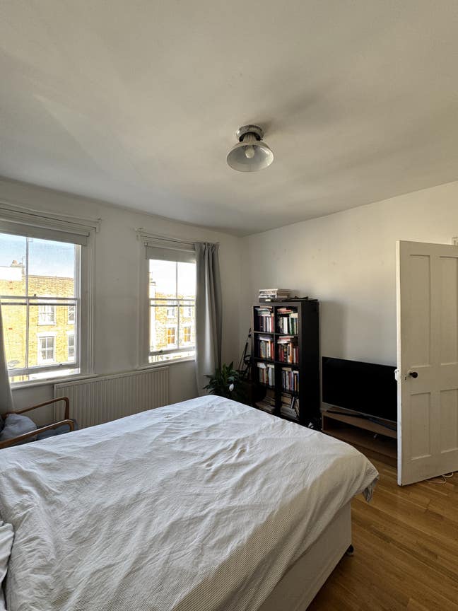 Spacious double room in Stokey!  Main Photo