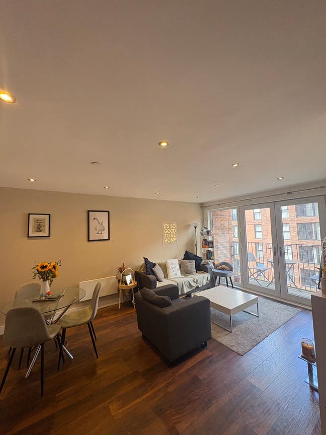 En-suite room in 3 bed flat Main Photo