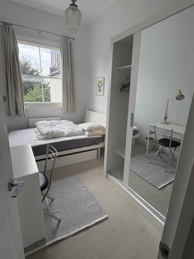 Bright double room in Finsbury Park  (SHORT TERM) Main Photo