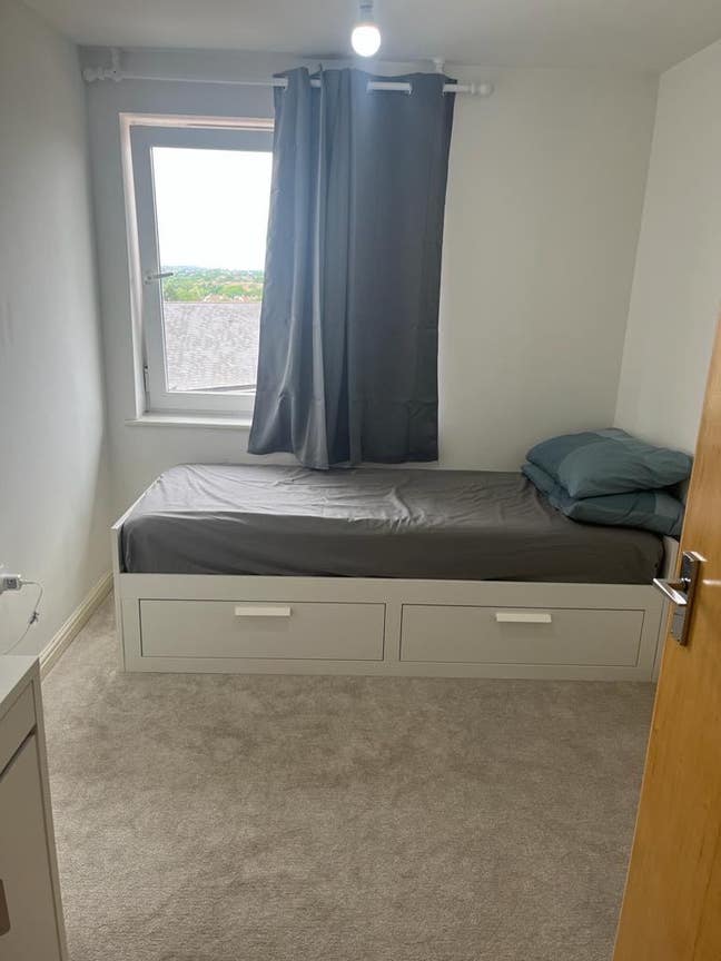 Single Room in 2BHK Flat Main Photo