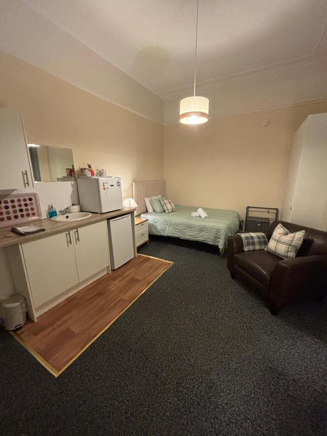  Double Room  Ayr Beach Front Main Photo