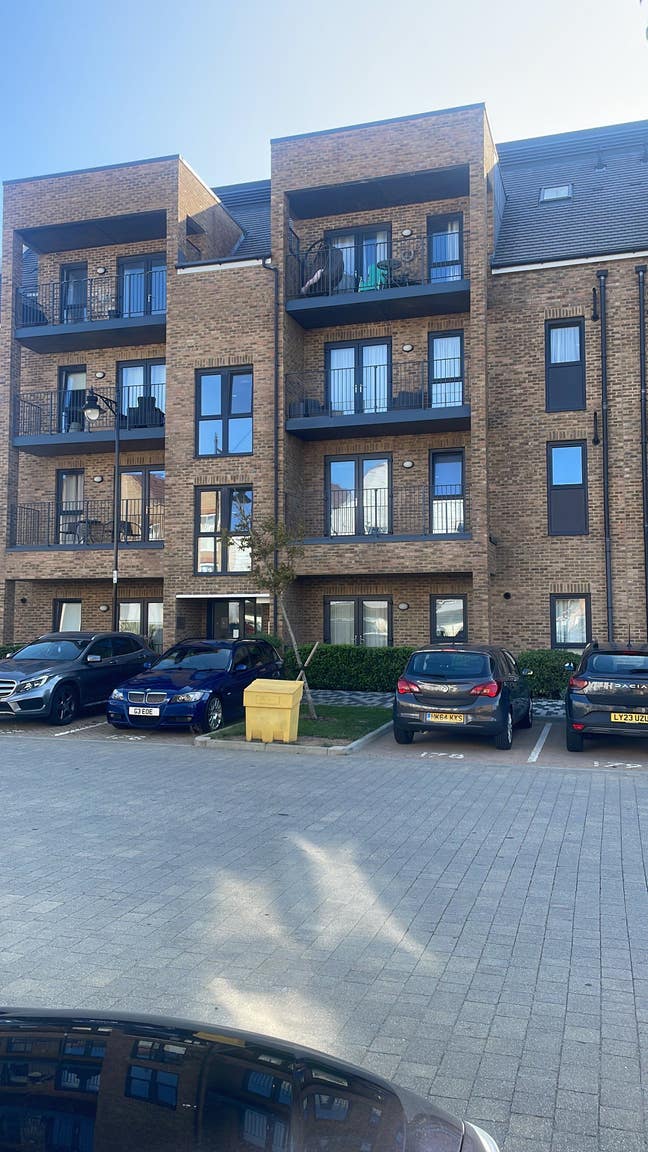 Two Bedroom Modern Flat with Balcony  Main Photo