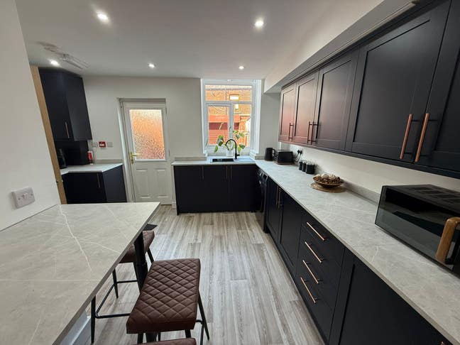 Fully furnished, all bills included, en-suite HMO  Main Photo