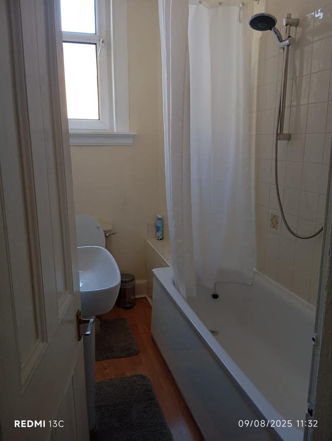 Doble room to rent, Abbeyhill area Main Photo