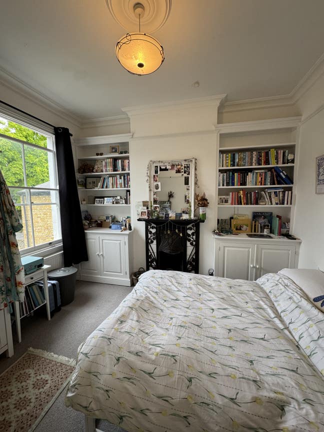 Double Bedroom Available in East Putney Main Photo