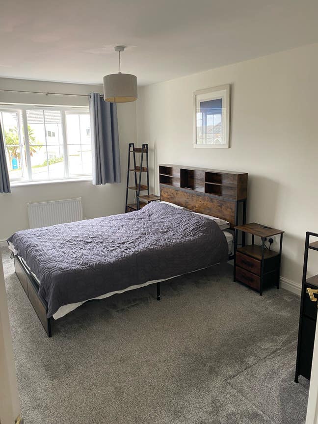 Calm quiet family home to share with landlady  Main Photo