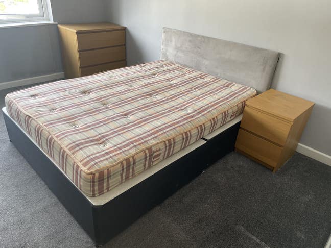 Spacious Double bed room Main Photo